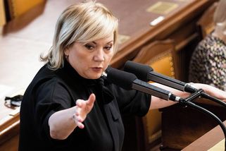 Kde byli ti ekonomové za Fialy? Proč si Alena Schillerová najednou nevzpomíná na svá vlastní slova? - Médium.cz